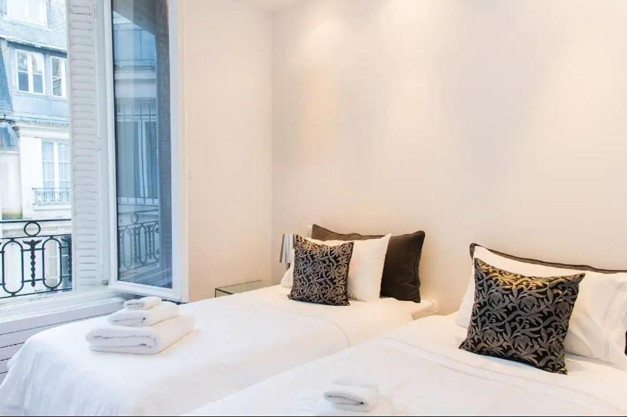 Wonderful With Sauna And Eiffel Tower View Apartment